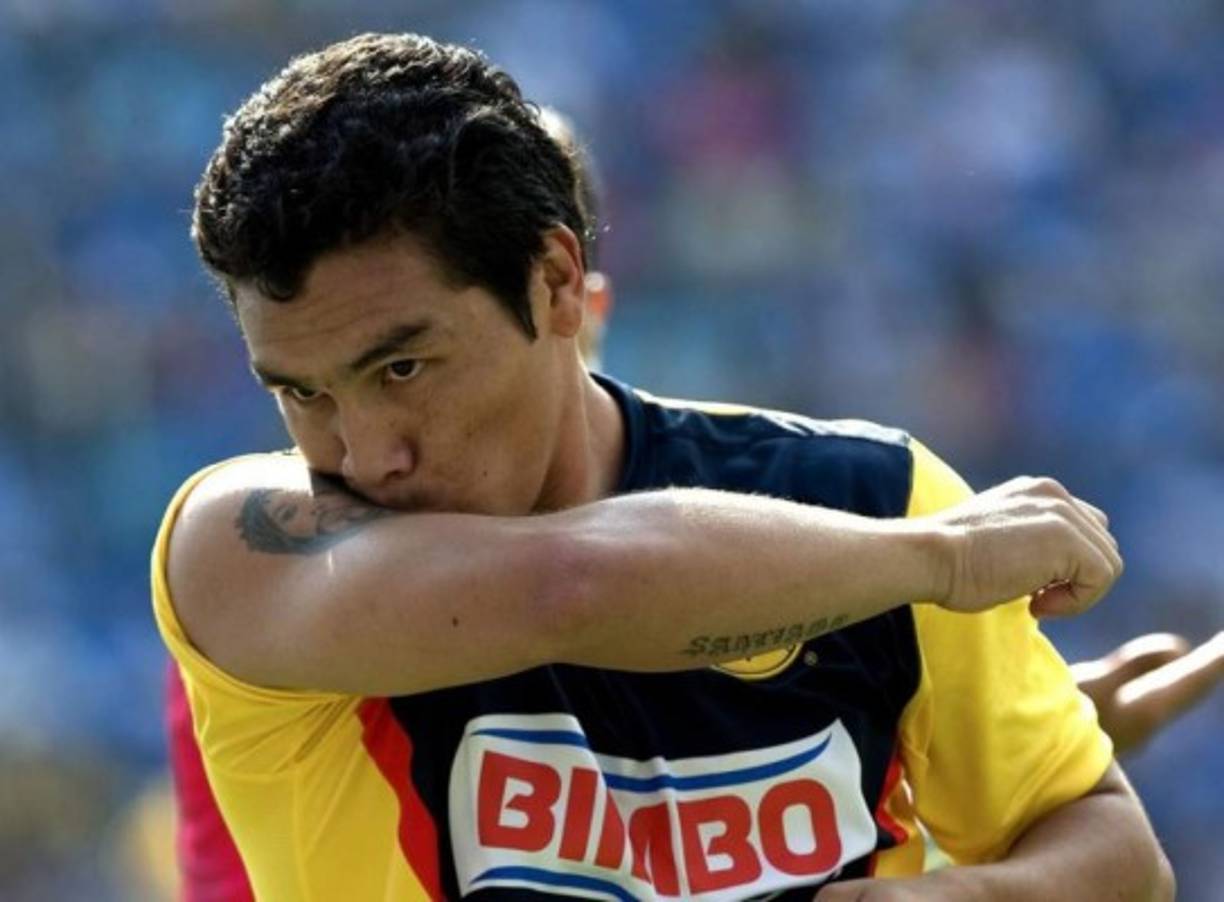 Salvador Cabañas: El 25 de enero de 2010 recibió un disparo en la cabeza y acabó con su carrera. Por culpa de exmujer quedó en la calle y toda la fortuna ganada se le esfumó.