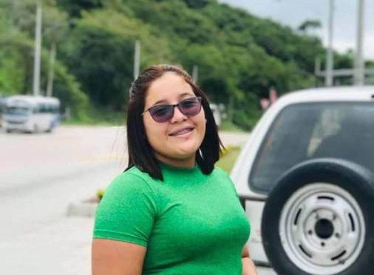 Dentro del cuarto, también estaba la hija de la ahora fallecida y esta resultó con una herida de bala. 