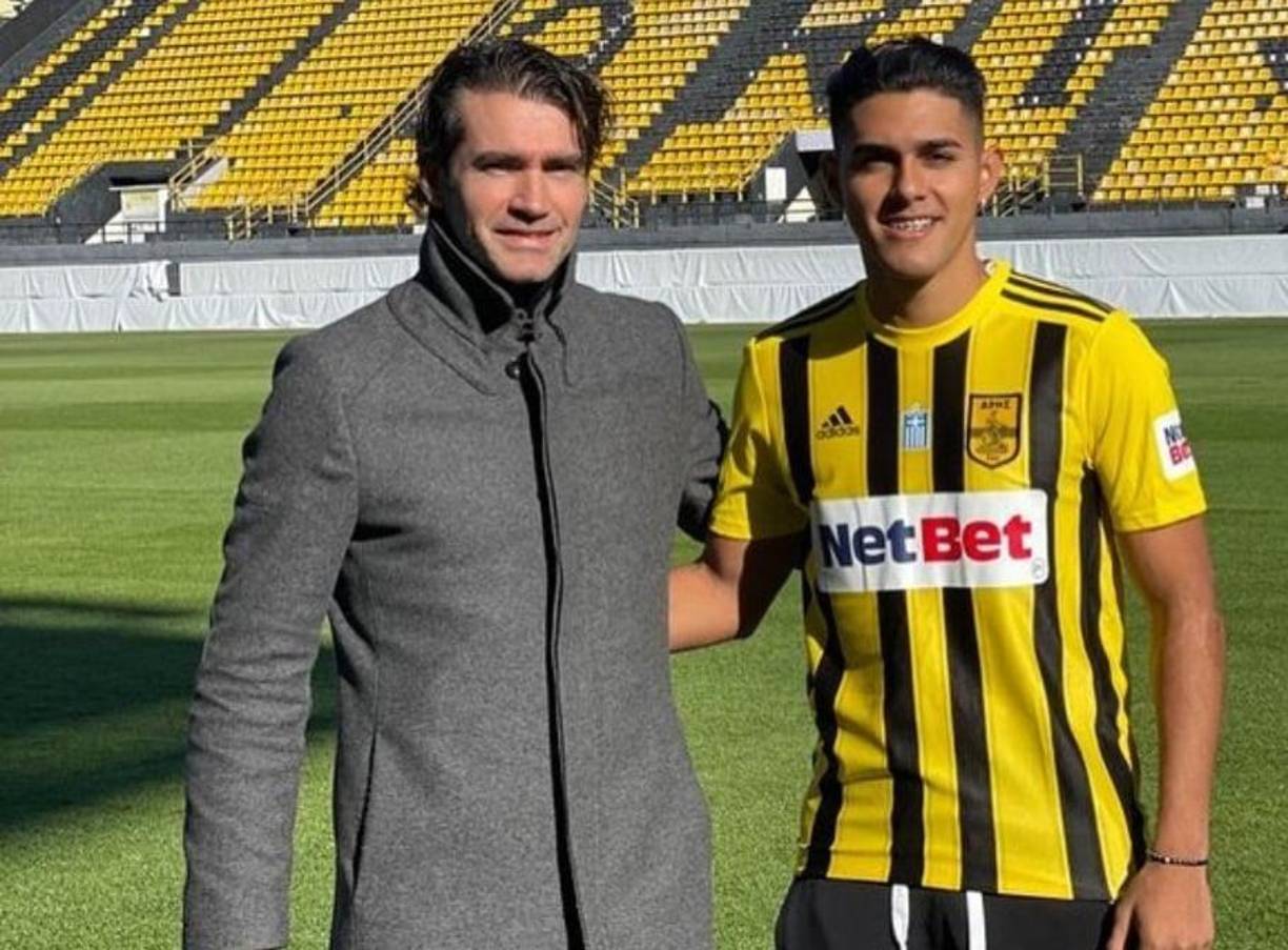 Luis Palma compartió con el cuerpo técnico, futbolistas y directivos del Aris Salónica.