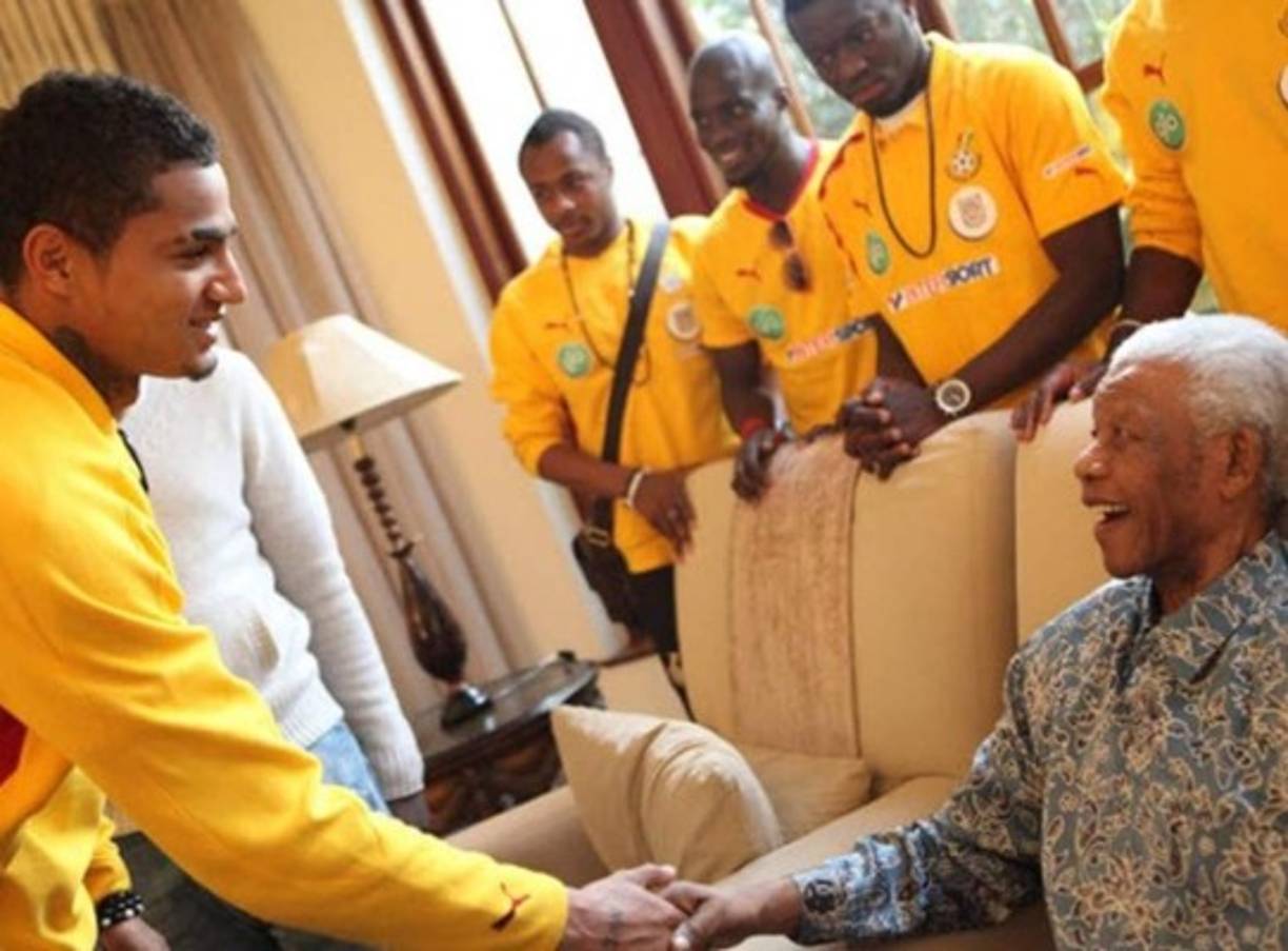 Su encuentro con Mandela fue muy emocionante, pero también tuvo un punto cómico, en especial cuando el dirigente le dijo: 'Mi hija quiere casarse contigo'. Un Boateng ruborizado únicamente le respondió, 'no puedo ser, tengo novia'.