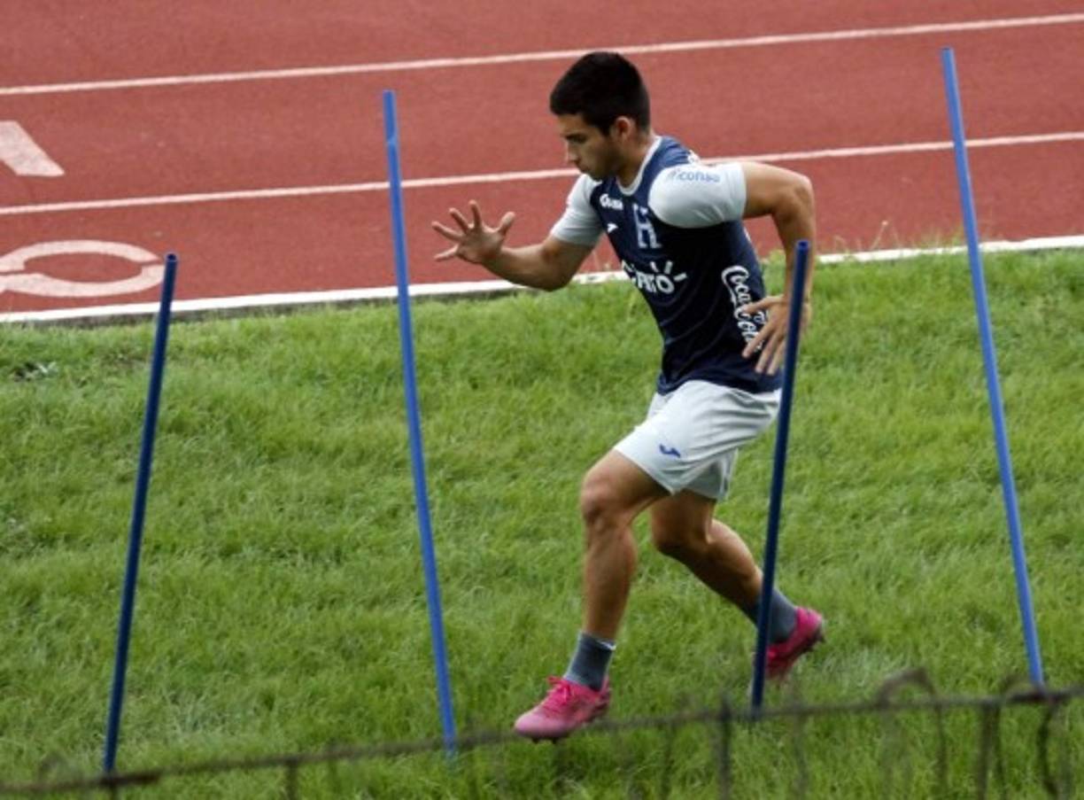 Jonathan Rubio - El jugador del Tondela de Portugal no viajó a Martinica y será titular contra los trinitecos.
