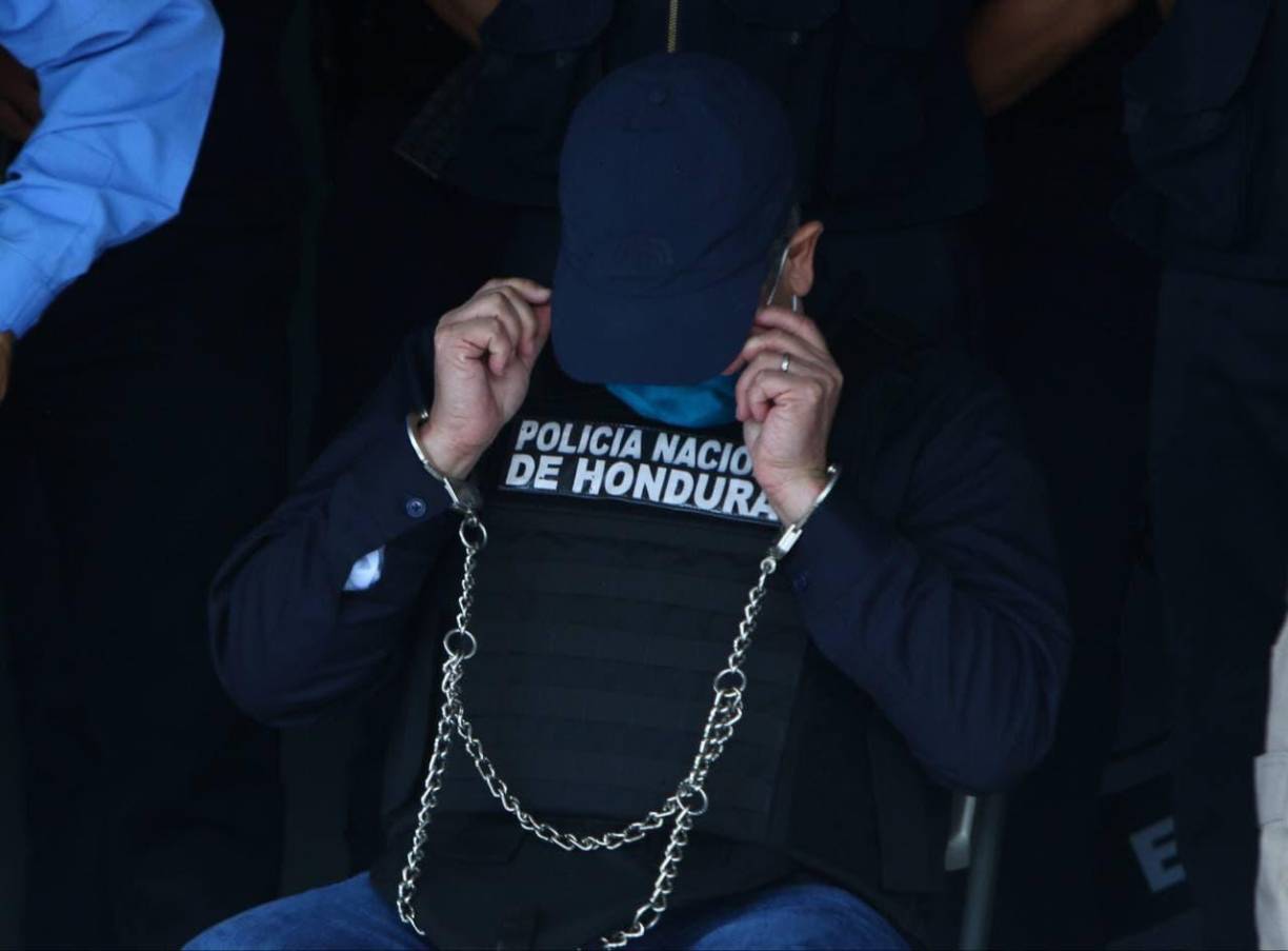 “Vamos a pedir, para que el Departamento de Estado de EE.UU. nos lo haga más fácil. Tenía un oficial militar listo para testificar, sobre un tema de la 4ª Enmienda, muy destacado, sobre un incidente que no ocurrió que se describió en el juicio de Juan Antonio”, añadió Colón.