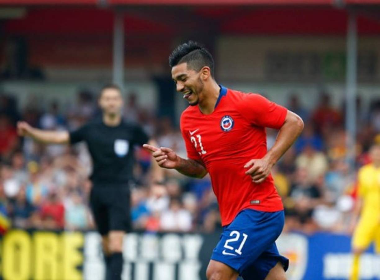 Lorenzo Reyes: Será uno de los mediocampistas de contención ante Honduras. Milita en el Atlas de México.