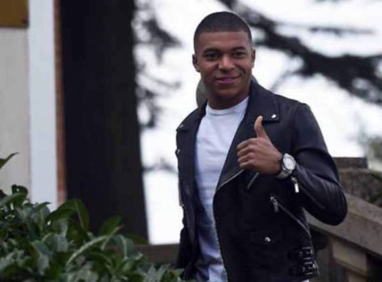 Además, Mbappé quiere mejorar su contrato, ya que Neymar cobra casi el doble pese a que su rendimiento ha estado por debajo del de la estrella gala.