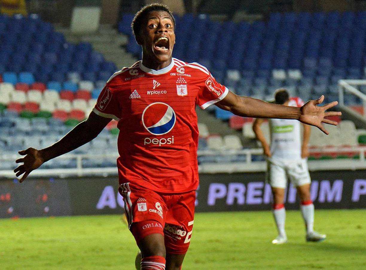 El delantero colombiano Jhon Quiñones Saya llegará a Honduras para reforzar al Vida de La Ceiba y su fichaje se puede anunciar en las próximas horas. Este jugador tuvo un paso por el América de Cali.