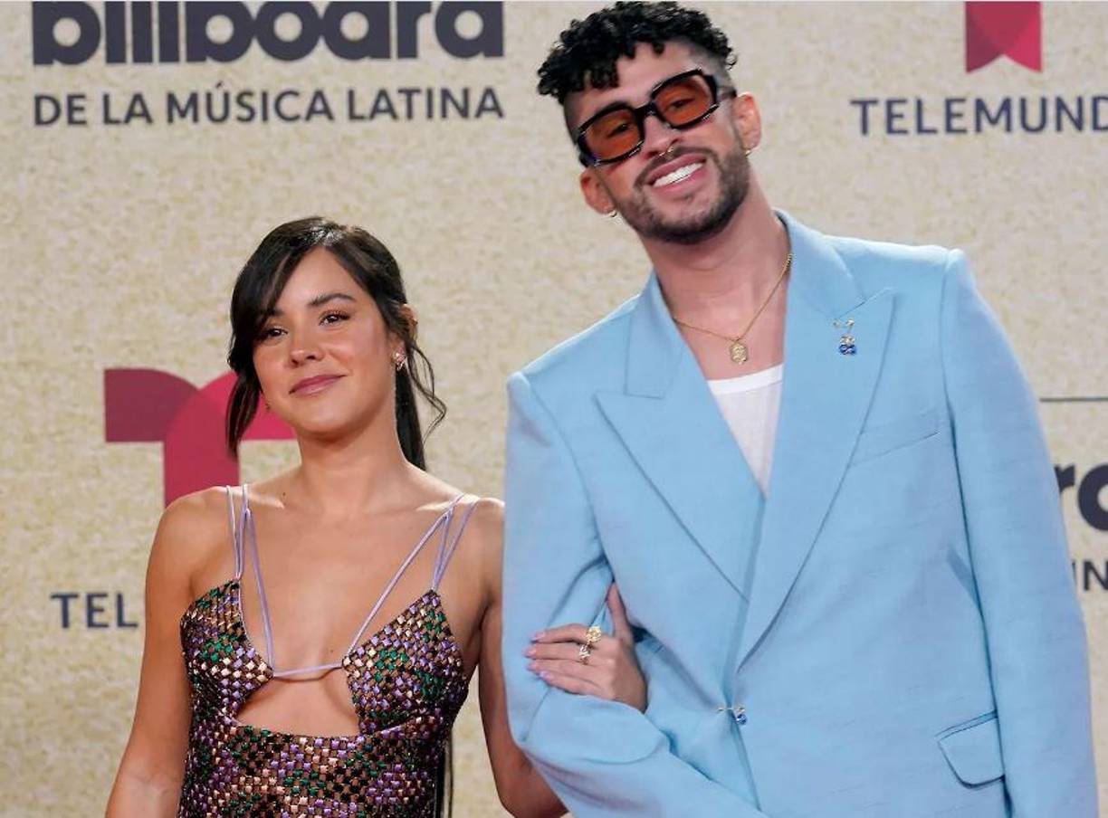 Hasta ahora se creía que el cantante Bad Bunny mantenía una relación sentimental con una joven llamada Gabriela Berlingeri.