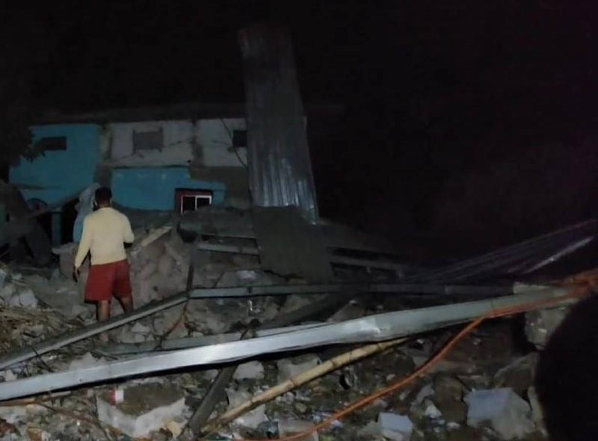 El estallido, que sorprendió a vecinos del sector, destruyó la vivienda y dejó afectaciones estructurales en casas aledañas. 