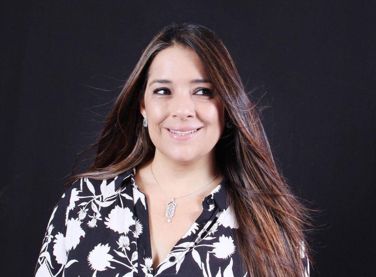 ”Si hay una persona que está atrevesando un momento difícil en su vida por favorr hable, pida ayuda, siempre hay personas que nos pueden ayudar, un amigo, una amiga, un familiar que estaría dispuesto a ayudarnos. Uno cree en ese momento cuando está en un caos mental o emocional de que no existe nadie, pero sí hay personas que estarían dispuestas si uno se acerca”, recomendó.