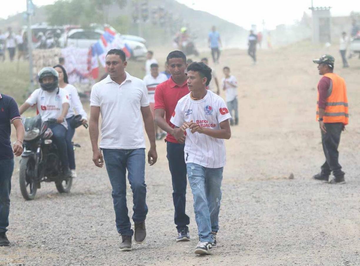 Desde tempranas horas llegaron los aficionados del Olimpia al estadio Emilio Williams de Choluteca.