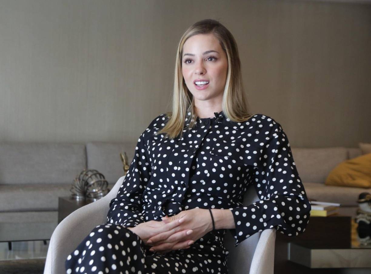 Bautizada como “La Chavacana Mayor”, comenta que los ataques en su contra disminuyeron. Reconoce que la sacaban de quicio las críticas sobre su relación con Samuel, su vestimenta, su marca de maquillaje, su físico. 