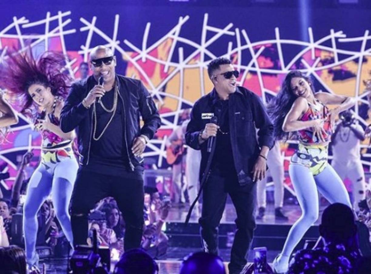 Gente de Zona puso el sabor tropical con 'Te duele'.