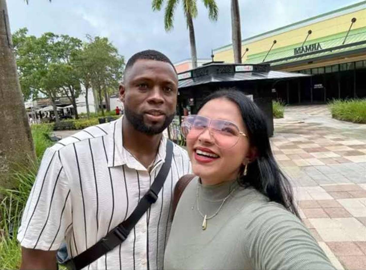 Yustin Arboleda, delantero colombiano del Olimpia, se escapó a Miami con su esposa Paula Vivas para relajarse en los días libres.