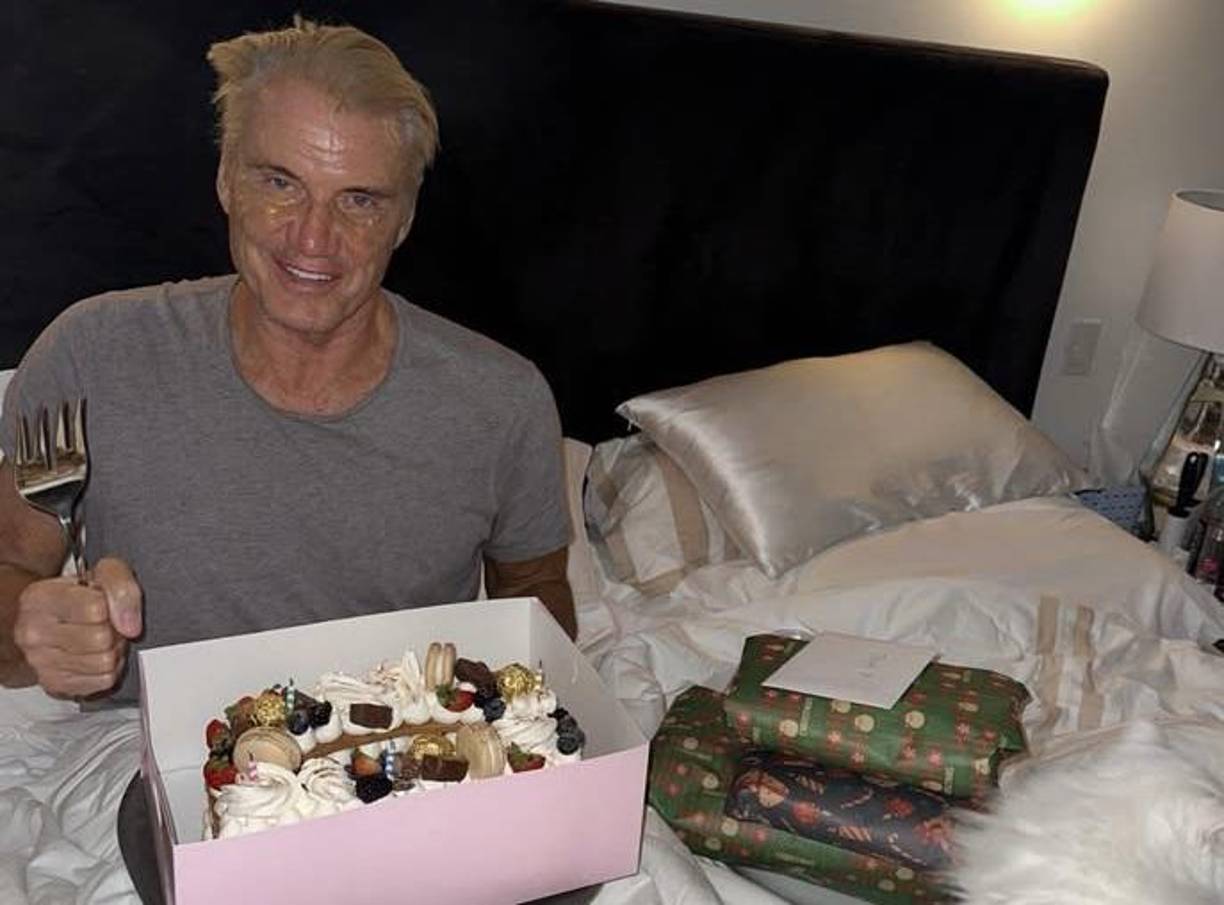 “Finalmente, libre de cáncer con agradecimiento y emoción por un futuro brillante. Gracias por todo vuestro apoyo”, escribió el actor en un post de su perfil de Instagram en el que aparece en la cama de un hospital antes de ser intervenido quirúrgicamente.