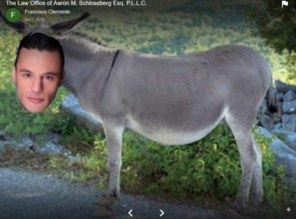 Aaron Schlossberg recriminó a un hondureño del restaurante<br/>Fresh Kitchen de Madison Avenue de New York que estuviera hablando en español con los clientes y le amenazó con llamar al Servicio de Inmigración y Control de Aduanas asegurando que la mayoría fueran 'indocumentados'. Después del impace, todo quedó grabado y los memes no se han hecho esperar, pero a su pedido, en inglés: