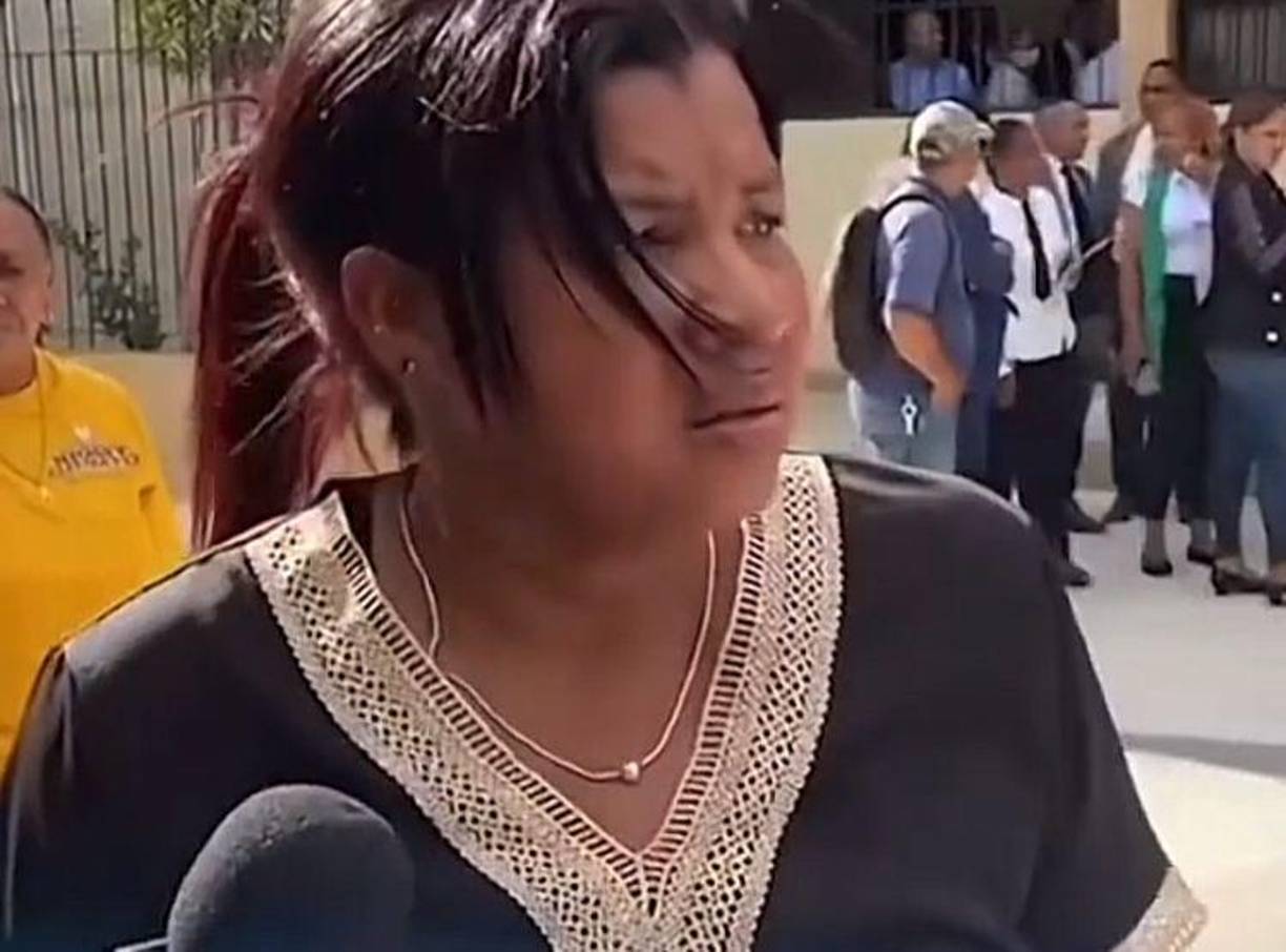 La desesperada madre fue detenida por los policías por los delitos de exhumación de un cadáver. Horas más tarde fue declarada en libertad, su abogado aseguró que recibirá ayuda psicológica.