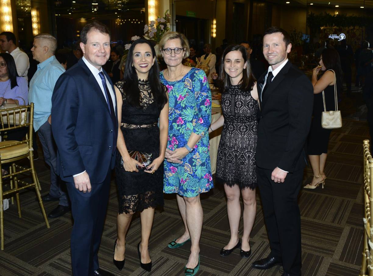 Fraser Leversedge, Lourdes García, Julia Katarincic Patricia Wellborn y Alex Lauder