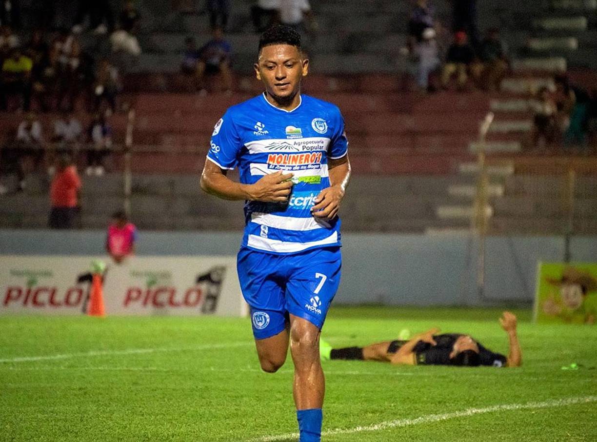 Un giro inesperado daría el futuro de Alexy Vega. El futbolista del Victoria se aleja del Olimpia ante el inminente regreso de Edwin Rodríguez. El extremo despertó el interés de Motagua y Marathón. El Ciclón Azul ya le hizo una oferta y están esperando respuesta, según dijo el director deportivo Emilio Izaguirre.