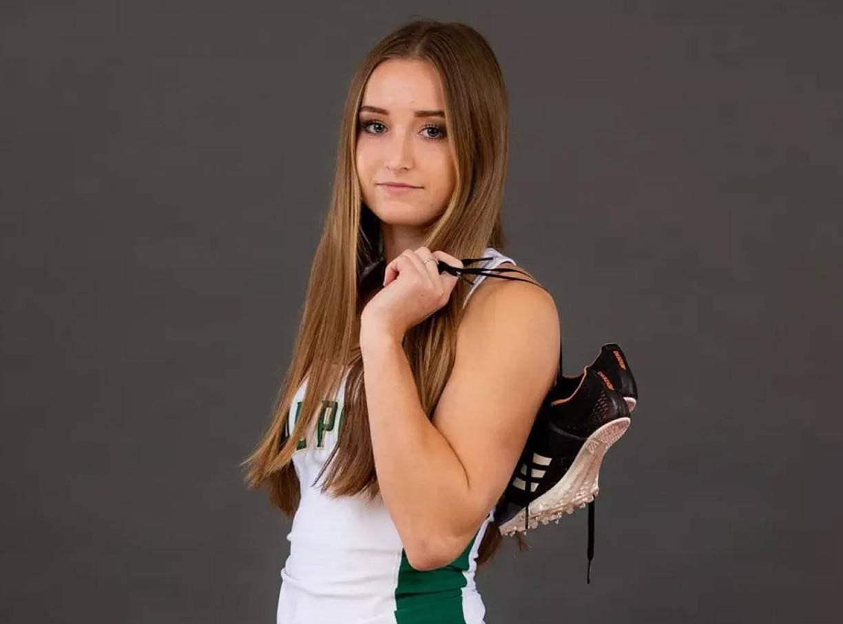 Además de haber ganado reconocimiento con los Mustangs en la Universidad Politécnica, previamente Daniele ya había destacado en su equipo de secundaria, en Fresno, California.