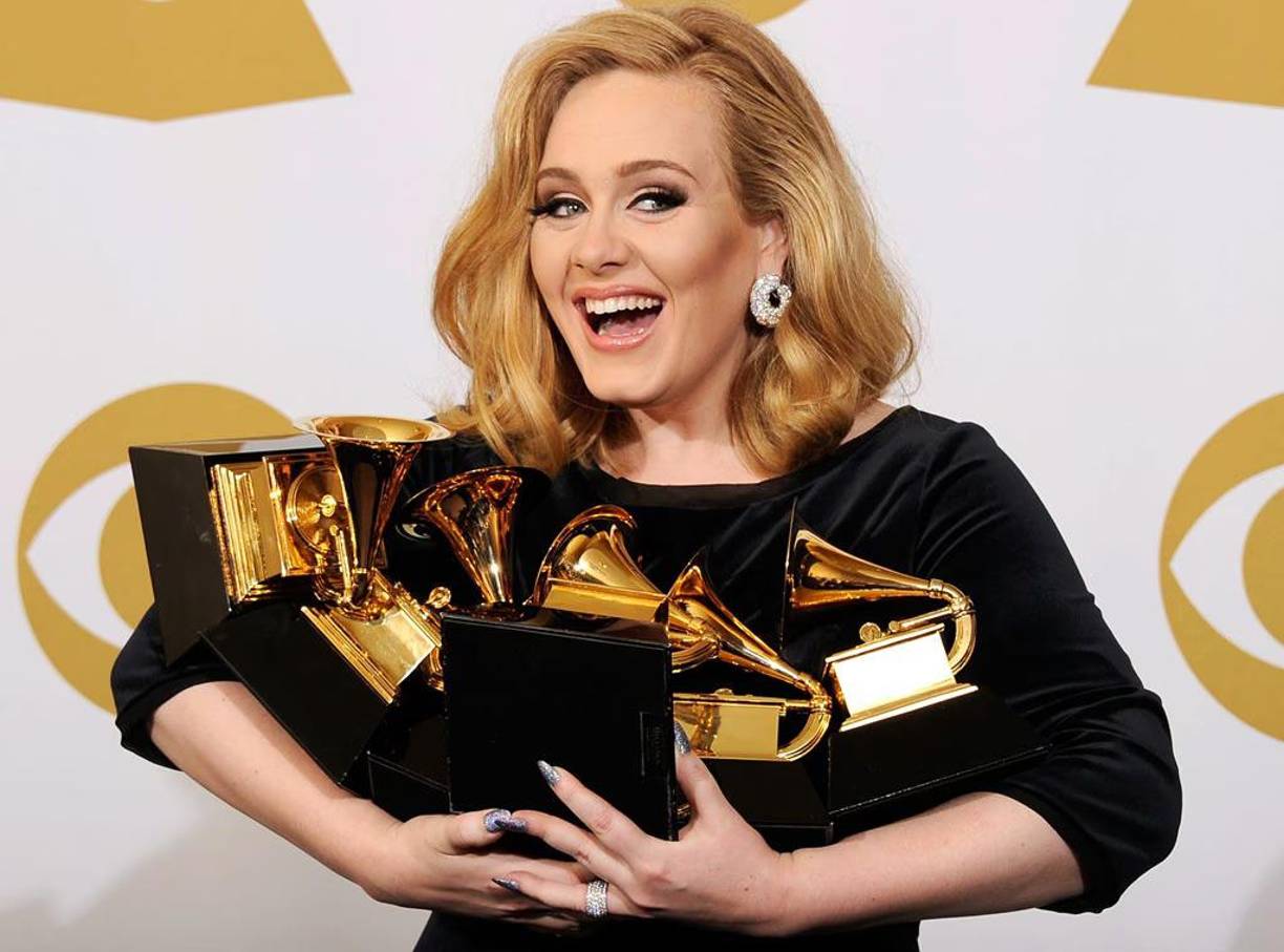 La premiación de<b> Adele en los Grammy de 2017 </b>se ha tomado como ejemplo. Al ganar el premio a Álbum del Año, la cantante tomó unos segundos para expresar su admiración por la ex integrante de Destiny’s Child, y exclamar: “Beyoncé es la artista de mi vida”. Curiosamente, su Grammy se rompió unas horas después. Los usuarios creen que ello no fue accidental, sino que Adele había quebrado el trofeo intencionalmente para “compartirlo” con Beyoncé.