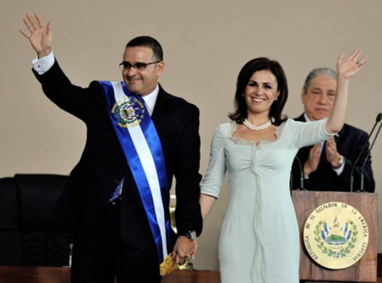 La Fiscalía de El Salvador entabló una demanda civil contra el expresidente Mauricio Funes, que incluye a su exesposa Vanda Pignato, por el posible enriquecimiento ilícito de más de 728.000 dólares durante su mandato (2009-2014).