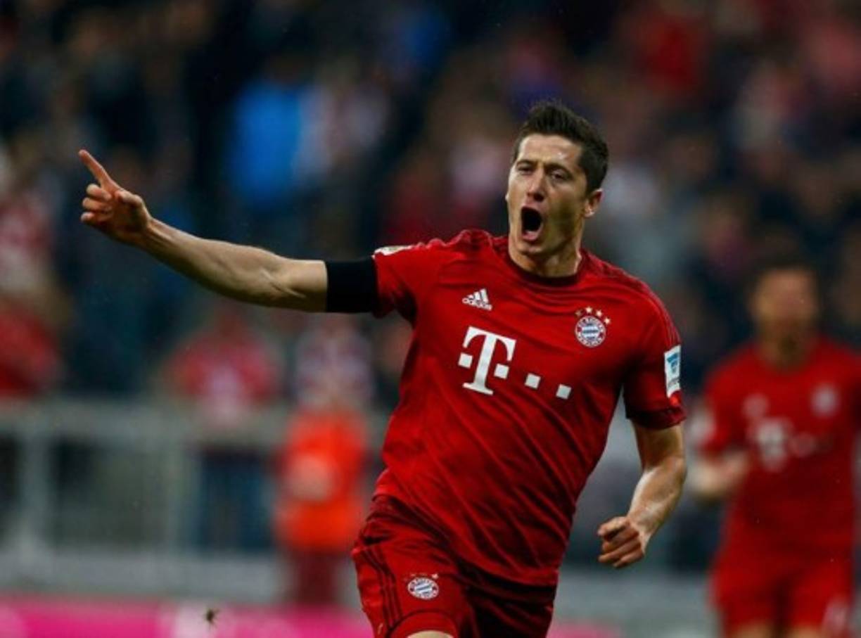 2. Robert Lewandowski<br/><br/>El delantero polaco del Bayern de Múnich es uno de los delanteros más letales en las competencias europeas, y debido a su gran olfato goleador figura entre los 30 candidatos al Balón de Oro 2017.