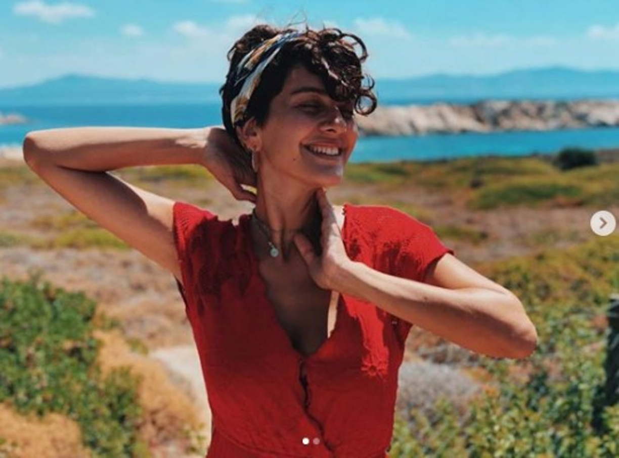 Recientemente Bergüzar y su esposo anunciaron que están esperando su segundo bebé. La noticia alegró muchísimo a los seguidores de ambas estrellas.