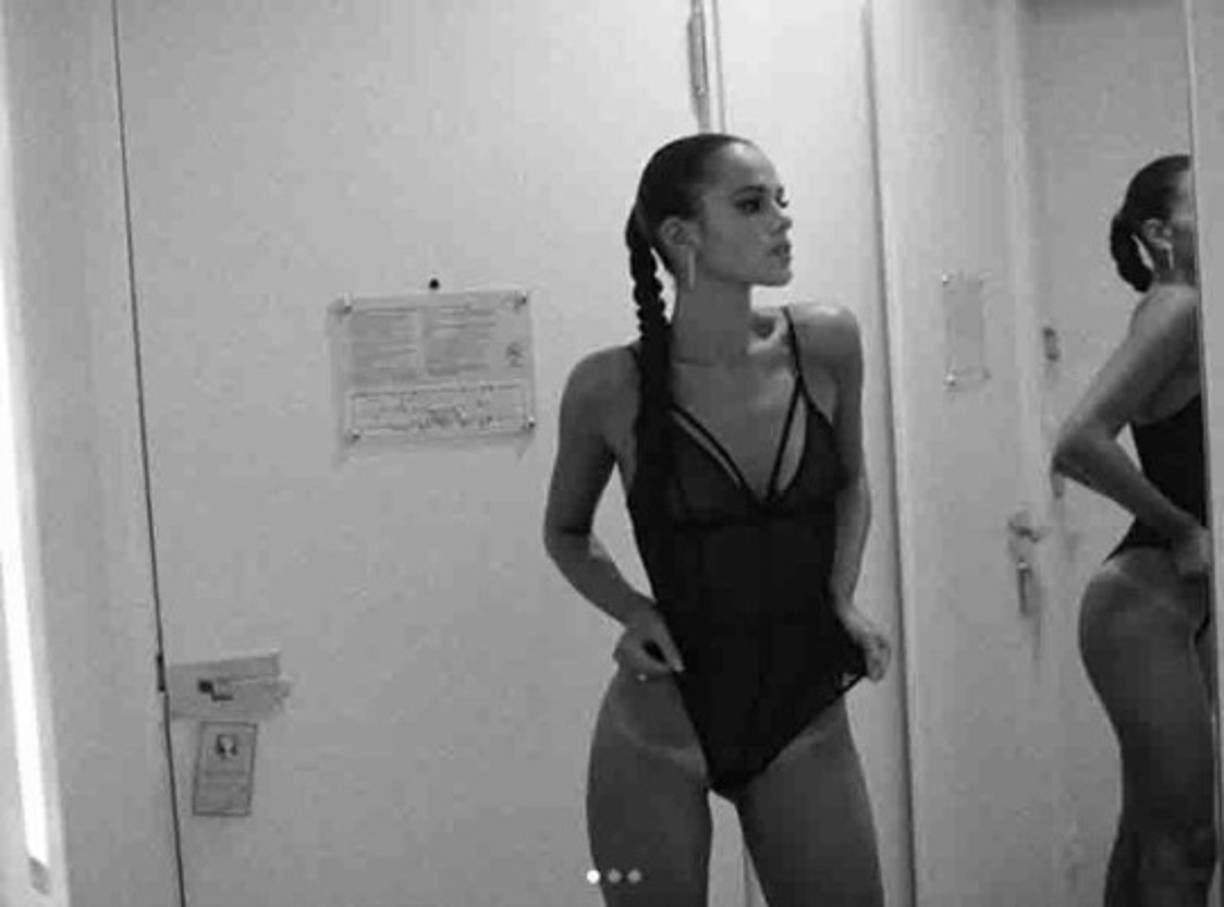 Este es el look con el que sorprendió la novia de Neymar a sus seguidores en las redes sociales.