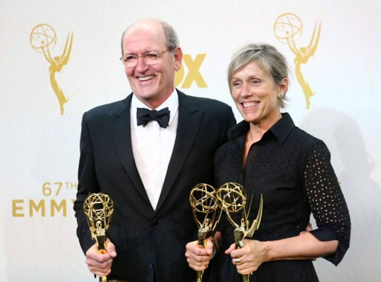 Richard Jenkins y Frances McDormand los ganadores del Emmy como mejores actores por la serie 'Olive Kitteridge'.