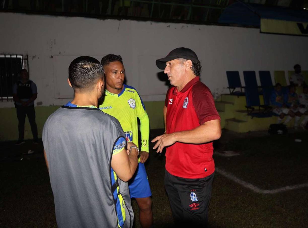Pedro Troglio y su charla con Cristian Altamirano y Omar Elvir en el recinto olanchano.