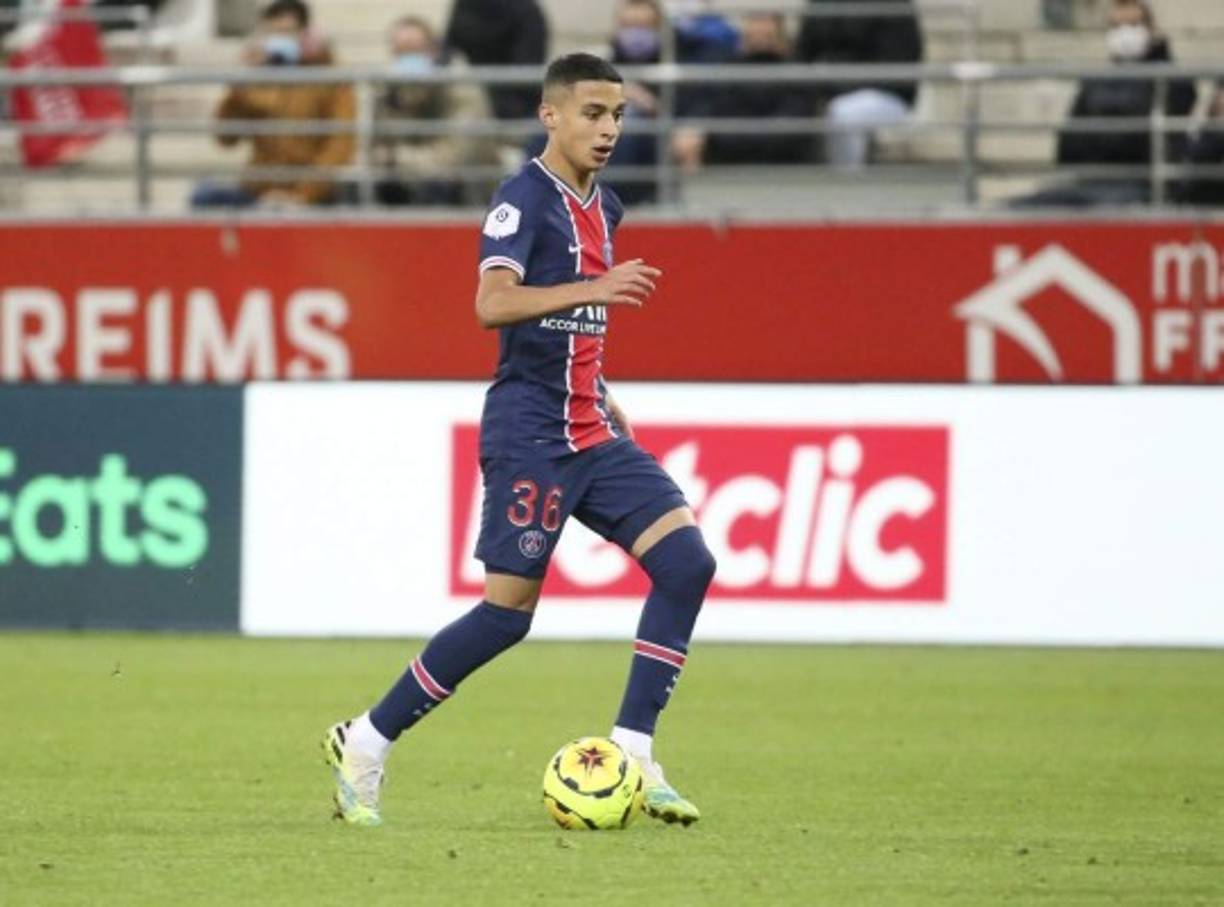 Kays Ruiz-Atil vuelve al Barça, así lo ha anunciado Fabrizio Romano, periodista italiano que se especializa en el mercado de fichajes. El jugador francés de 18 años se marchó de la cantera del Barcelona a la del PSG, y ahora vuelve como agente libre tras terminar su contrato.<br/><br/>Foto - Europa Press