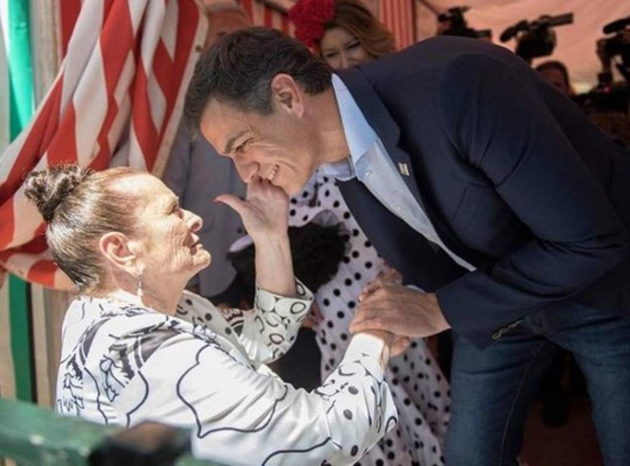 En #Sevilla, con la bailaora Matilde Coral. Artista querida y admirada. Grande entre las grandes. Qué gran honor y emoción poder conocer a una leyenda viva del #flamenco como ella, escribió en su cuenta de Instagram.