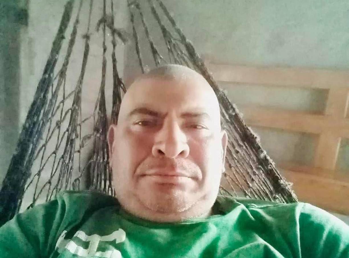 El señor Madrid se encontraba junto a su primo cuando varios hombres los atacaron a disparos. 