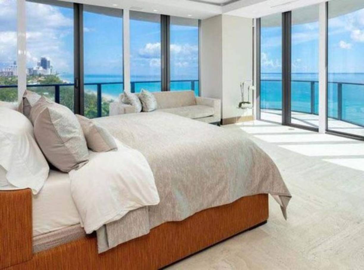 Así es uno de los dormitorios de la nueva propiedad que ha comprado Messi en Miami.