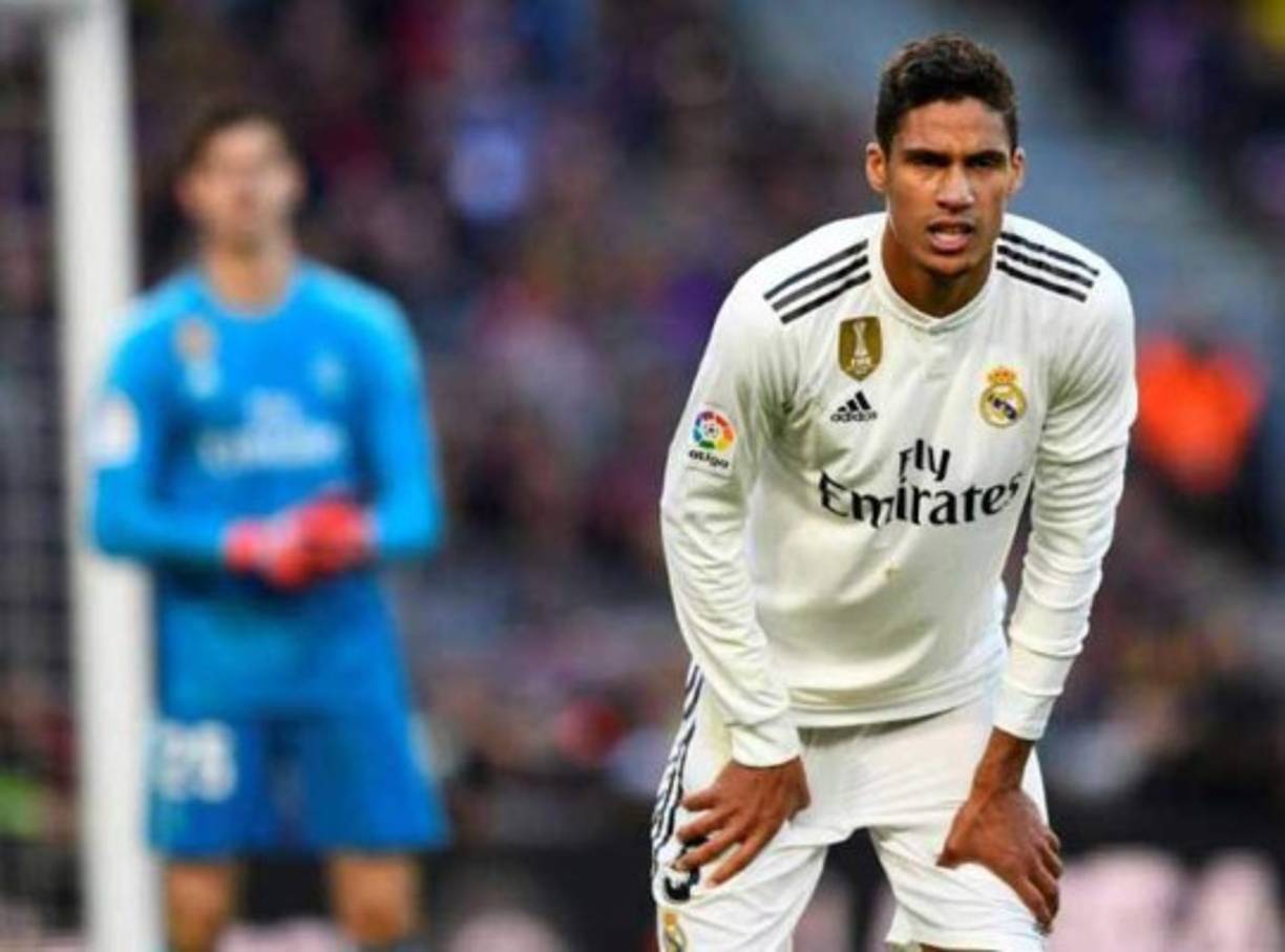 Varane: El francés es el otro defensa y acompañará a Sergio Ramos en la zaga defensiva.
