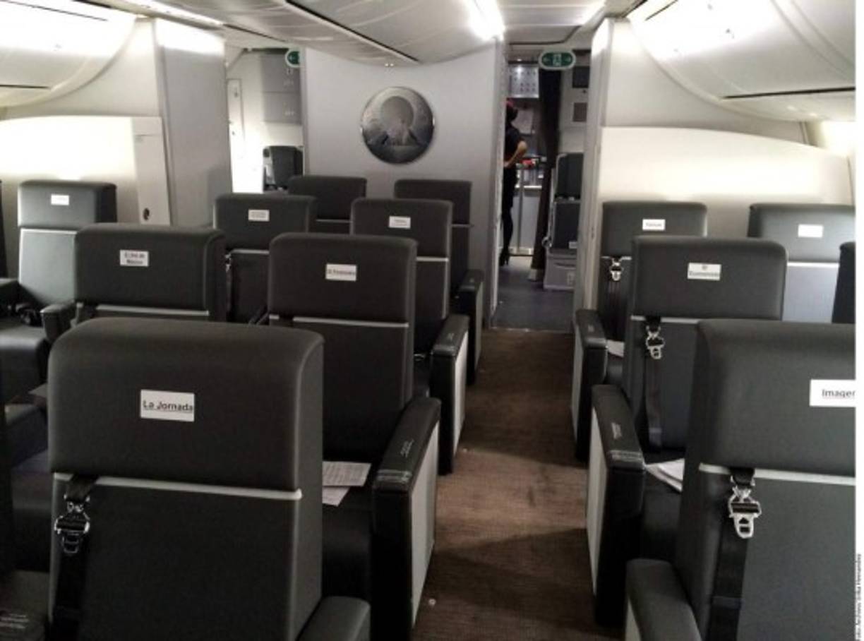 El avión pasaría a propiedad de la Sedena una vez que ejerza la opción de compra, que se activa al final del arrendamiento en 2027, por lo que este podría ser un tema de negociación con potenciales compradores.<br/><br/>El avión y los equipos por sí solos costaron 3,156 millones de pesos, a los que se deben sumar 2,761 millones por el costo financiero del arrendamiento, según las cifras más recientes de la Secretaría de Hacienda de México.