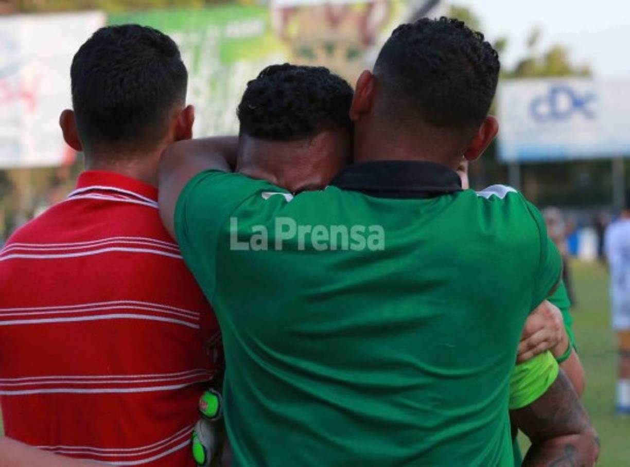 La emoción era evidente en Denovan Torres tras el pitazo final.