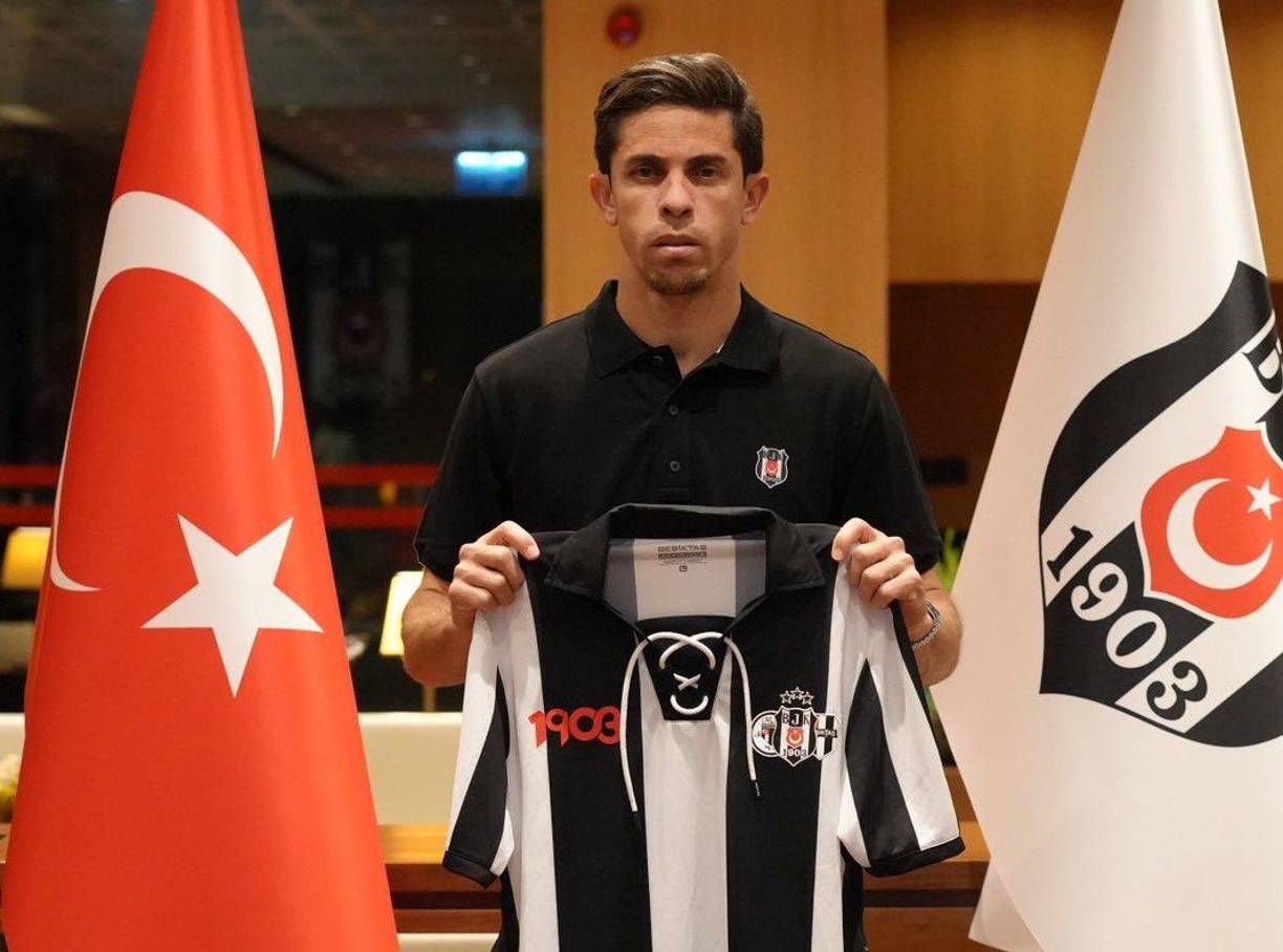 OFICIAL / Este sábado el Besiktas anunció el fichaje de Gabriel Paulista.El defensor brasileño estaba libre tras terminar contrato con el Atlético de Madrid.