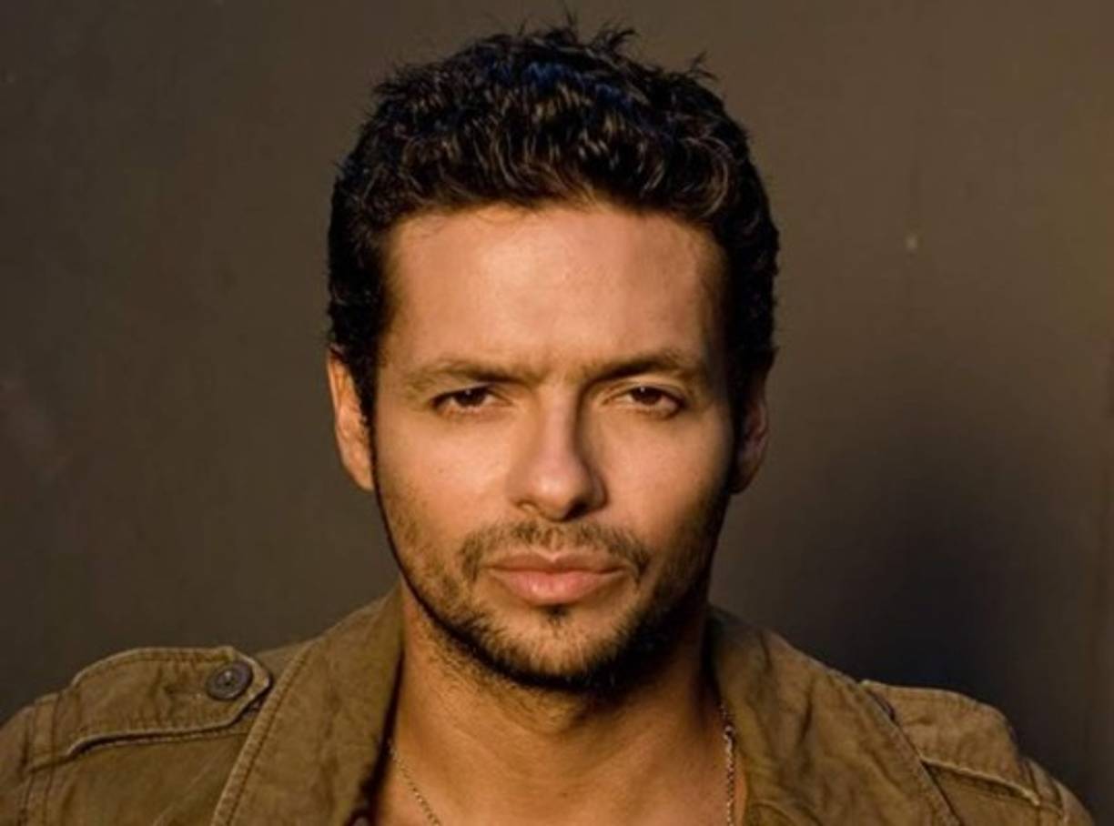 Robi Draco Rosa, cantautor estadounidense de origen puertorriqueño, en abril de 2011 fue diagnosticado de un tumor canceroso en el estómago, cerca del hígado. Se sometió a un tratamiento alternativo en Houston (Texas) y luego en Santa Monica (California), diferente al tratamiento tradicional. En agosto de este año, mediante su cuenta de Instagram, Rosa anunció que estaba libre de cáncer: 'Estoy acá, visité hoy a los doctores para hacer escaneo y estoy clear [limpio], que estrés cabr..., mano. Clear, cancer free [Limpio, libre de cáncer]”.