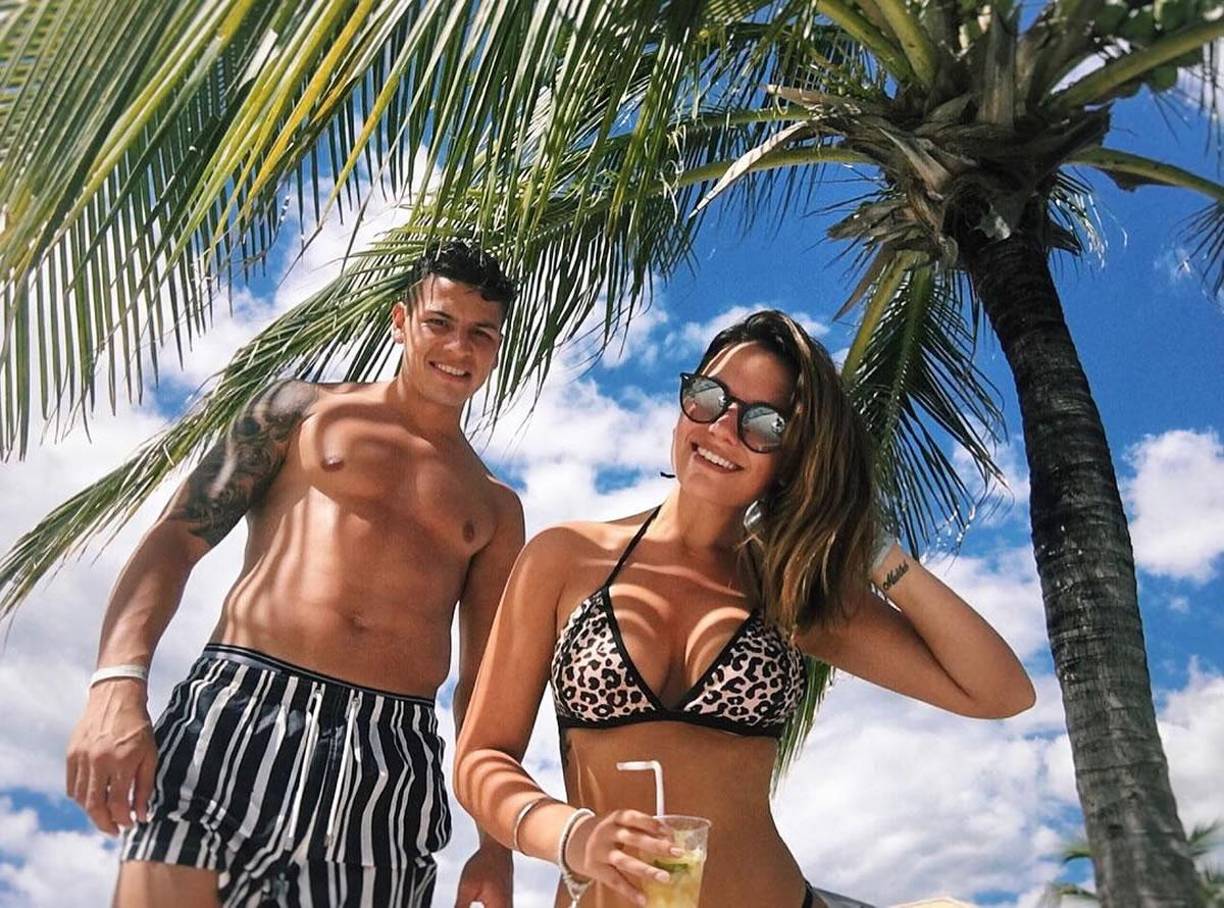 Una linda postal entre el nuevo fichaje de Olimpia y su esposa Micaela Siro.