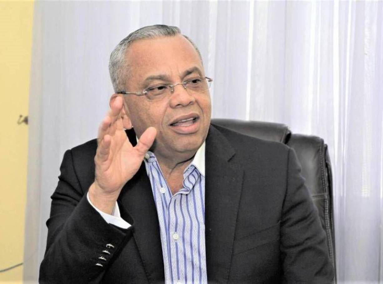 Maldonado es propietario del popular canal HCH Televisión Digital. En 2008, participó sin éxito en elecciones internas como precandidato del Partido Liberal, pero fue superado ampliamente por Elvin Santos y Roberto Micheletti. 