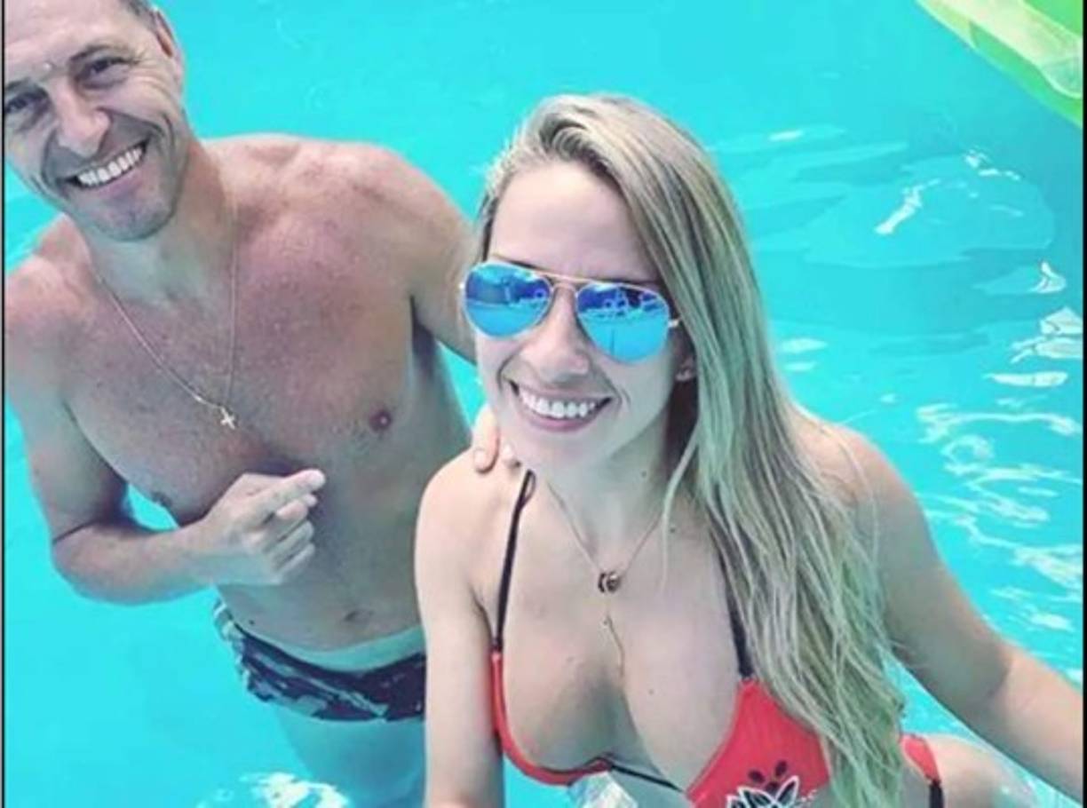 En sus redes sociales Romina ha decidido evitar algunos comentarios por lo que ha bloqueado y limitado los mensajes en algunas de sus publicaciones y principalmente en una donde aparece con Pitana.