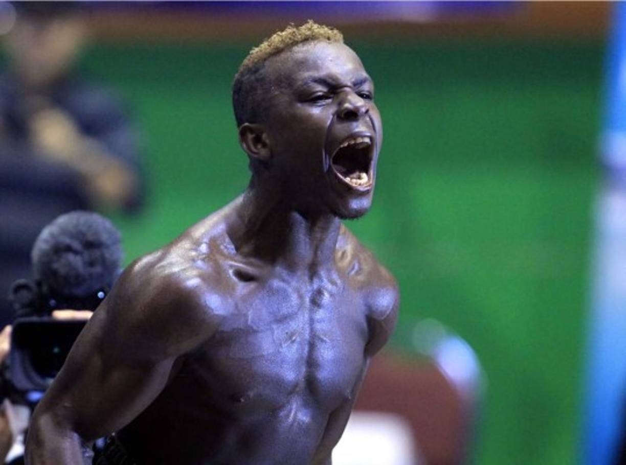 'Escorpión' Ruiz celebrando su victoria contra Jelier Pacheco.