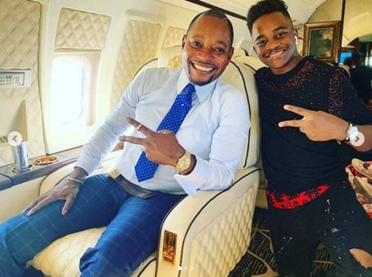 Alph Lukau ya era conocido en Sudáfrica por sus jornadas de sanación, pero la fama traspasó fronteras en los últimos días luego de viralizarse un video en el que él oficia un funeral.