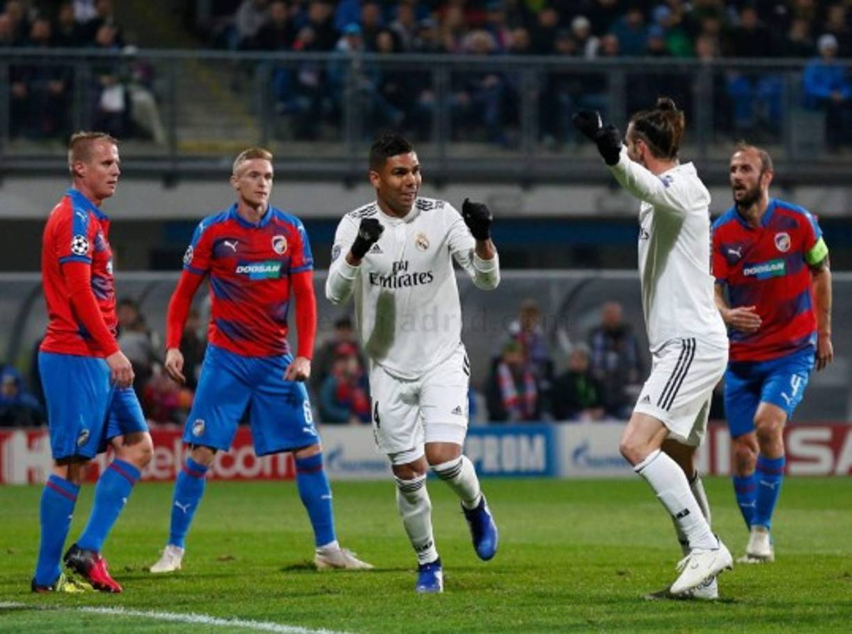 Casemiro celebrando con Gareth Bale su gol. Foto RealMadrid.com