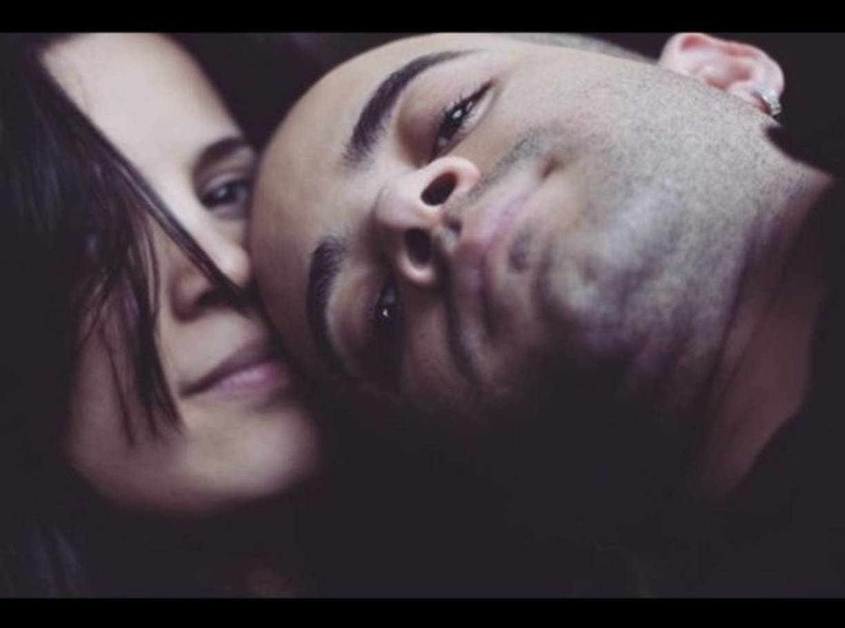 En el continuó: “Si te hubiera insistido, quizás estaríamos juntos pero entiendo que mereces a alguien detallista, muy fiel, que confíe en ti, que esté presente, que sonría más, que te ponga en el top de sus prioridades, que prefiera la cama que el mueble, que grite lo hermosa que eres, que entienda que un hogar no es una casa cómoda sino un espacio donde puedas estar en familia”, entre otras frases.<br/>