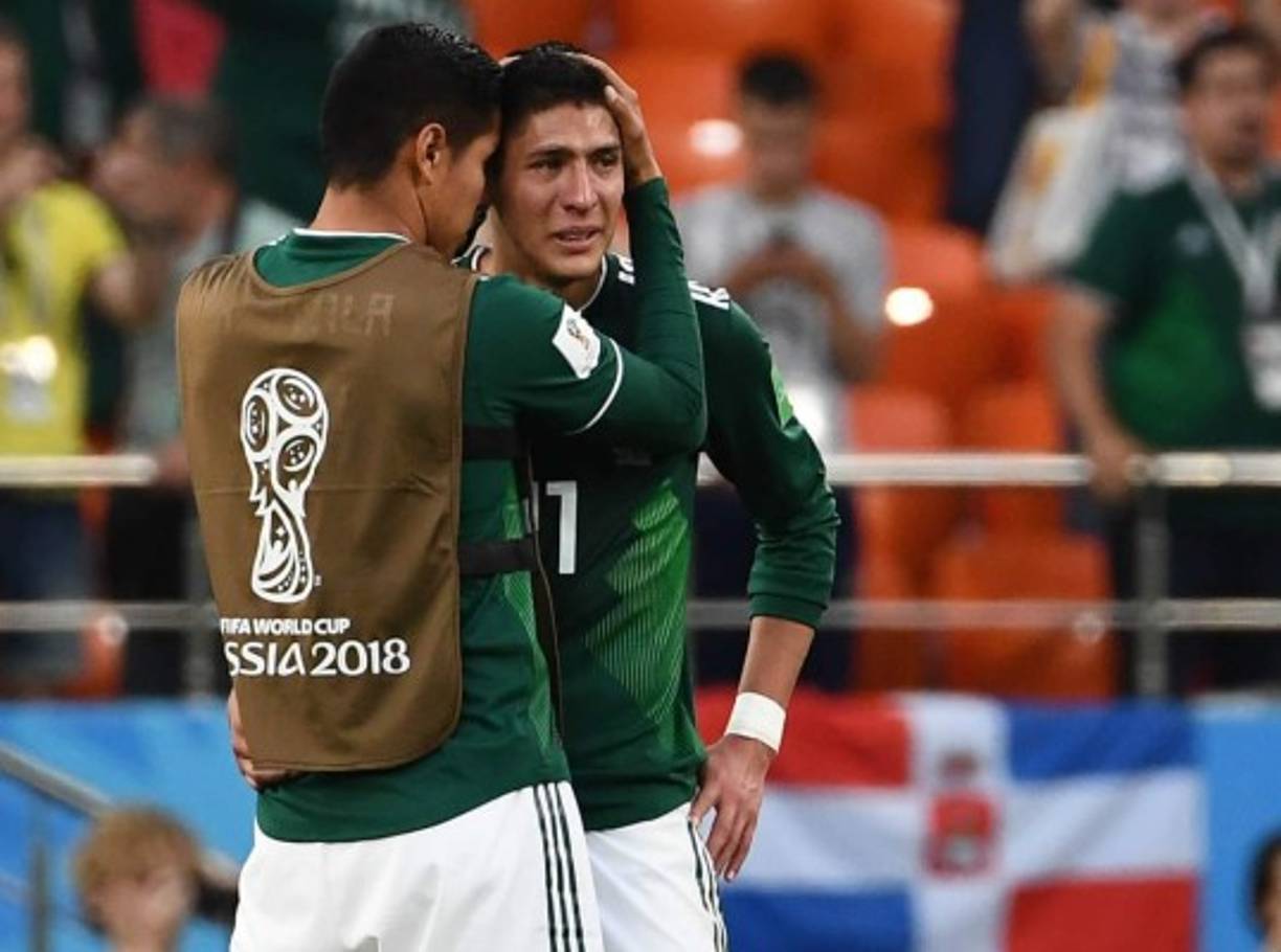 El lateral Edson Alvarez fue uno de los jugadores mexicanos más tocados ya que anotó en propio arco. Tras el pitazo final, todavía se jugaba el Corea del Sur - Alemania y los mexicanos estaban en suspenso.