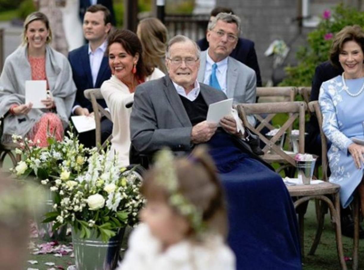 El expresidente y abuelo de Barbarita, George H. W., asistió a la boda.