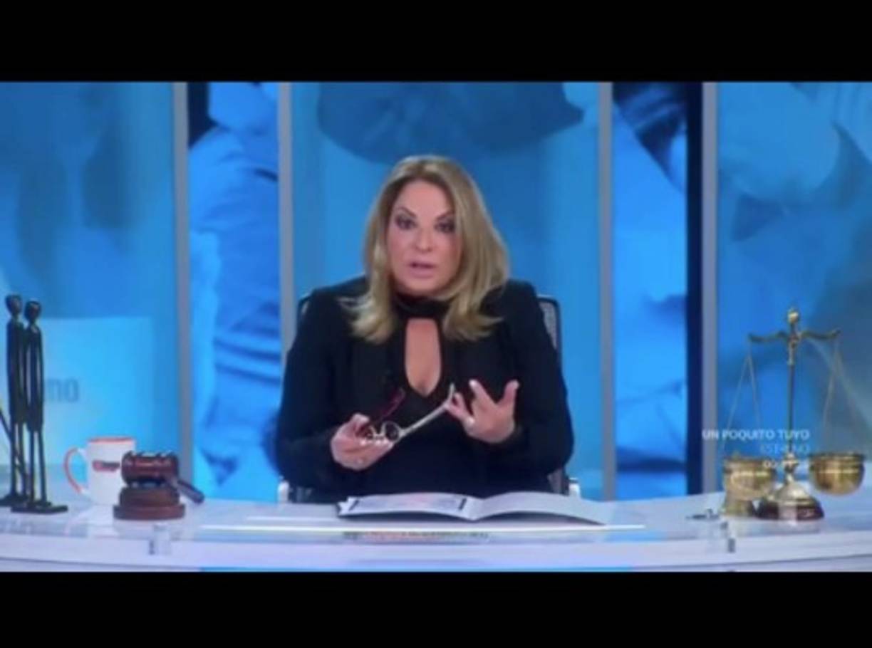 La nueva temporada del popular programa Caso Cerrado conducido por la doctora Polo está siendo un furor en redes sociales debido a la peculiaridad de los casos. Además te mostramos los look que ha utilizado la abogada.