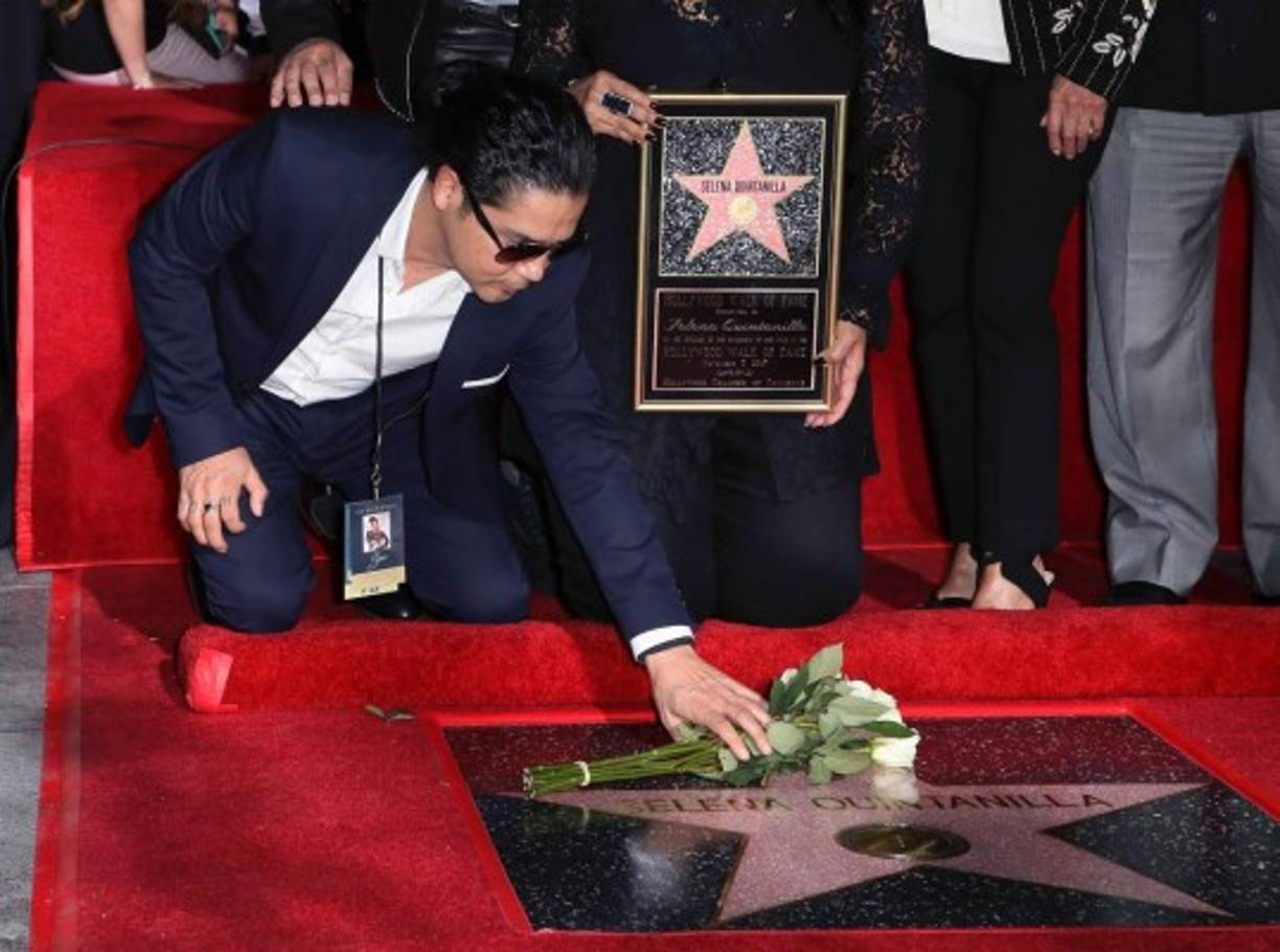 Y aunque años más tarde de la muerte de Selena, Chris siguió con su vida y se volvió a casar siempre recuerda con mucho cariño al que fue 'su primer amor'. La segunda parte de la serie de Selena contará más detalles de la relación entre Selena y Chris Pérez.