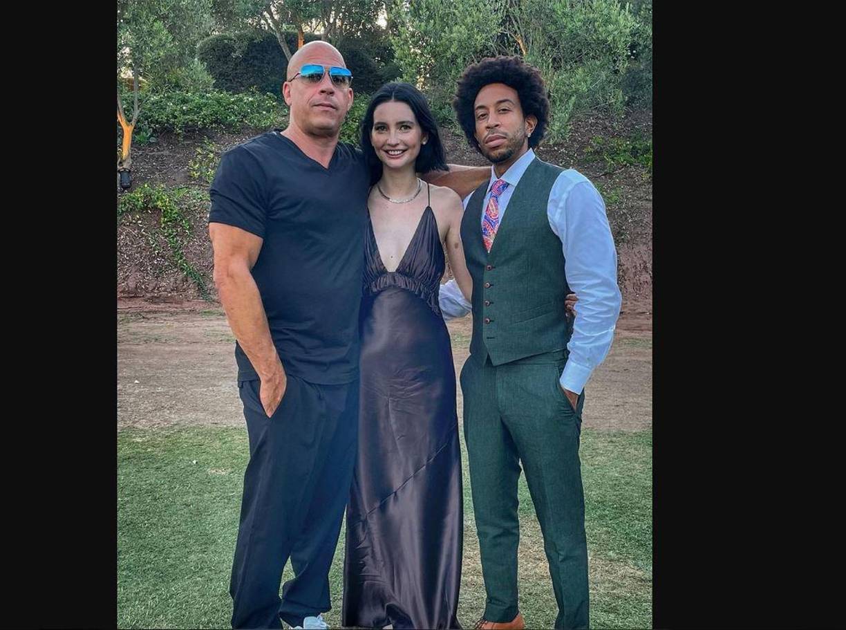 En sus nupcias, según confirmó la revista People, se pudo observar a Ludacris, Vin Diesel y la hija del fallecido Paul Walker, Meadow.